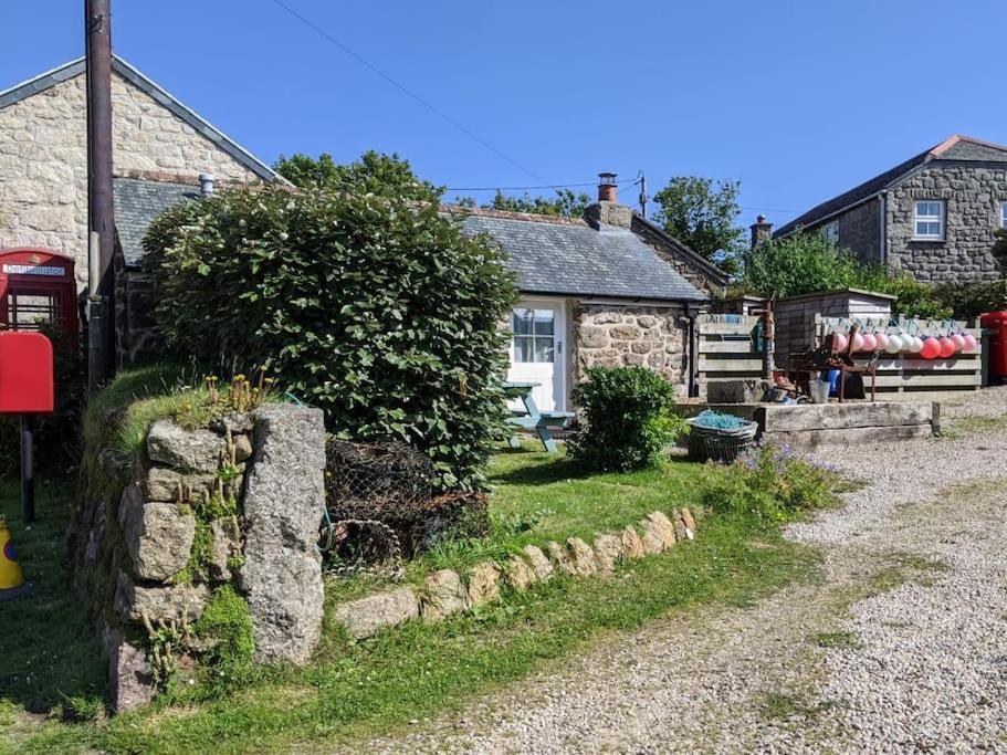 Little Barn Near Treen Cliffs And Beach Saint Levan Esterno foto